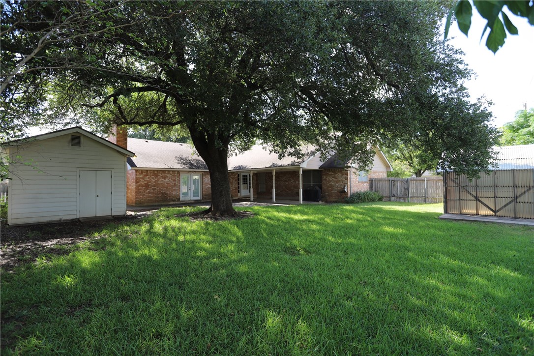 608 W 5th Street, McGregor, Texas image 15