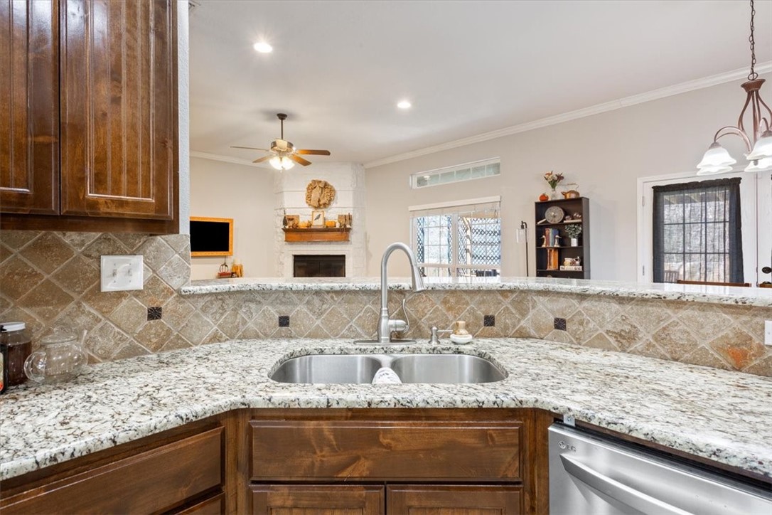14044 Horseshoe Circle, Woodway, Texas image 16