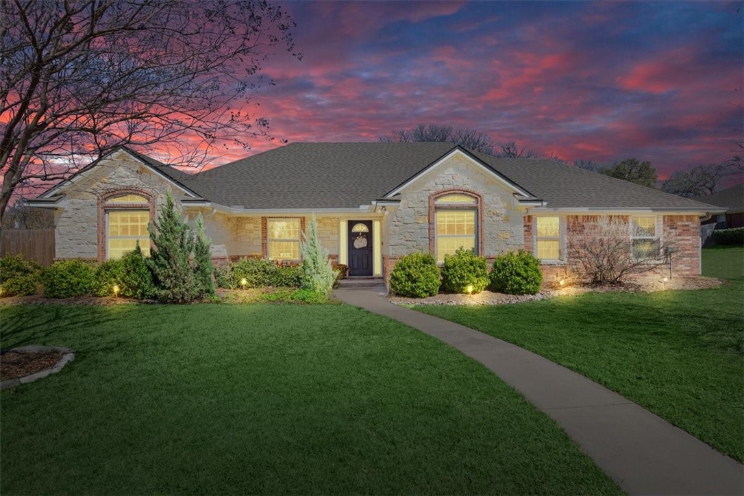 14044 Horseshoe Circle, Woodway, Texas image 1