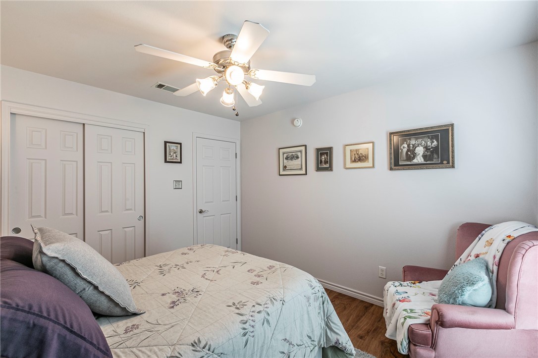 705 Pebble Creek Drive, Hewitt, Texas image 5