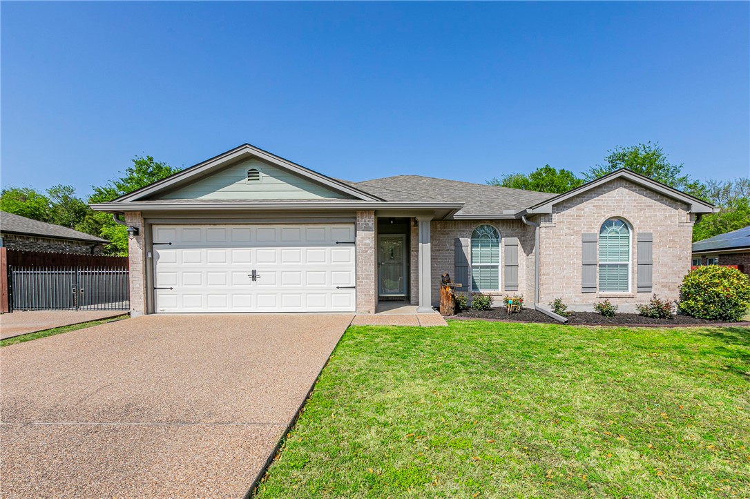 705 Pebble Creek Drive, Hewitt, Texas image 1