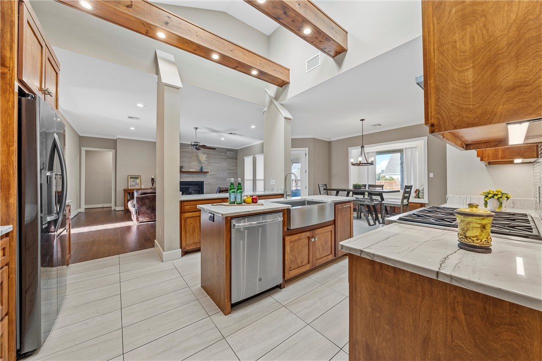 313 Stone Manor Drive, McGregor, Texas image 13