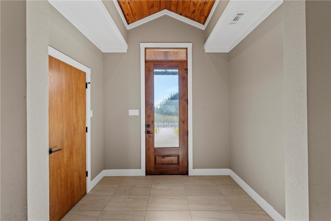 313 Stone Manor Drive, McGregor, Texas image 4