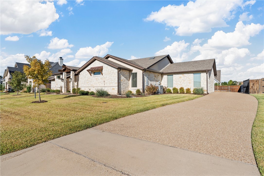313 Stone Manor Drive, McGregor, Texas image 3