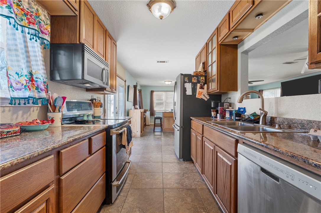 121 Pr 202, Aquilla, Texas image 12