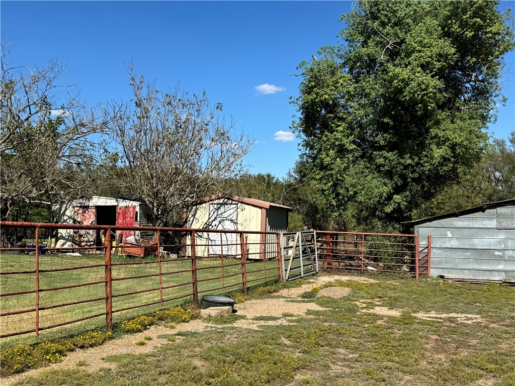 207 S Hedwig Street, Riesel, Texas image 17