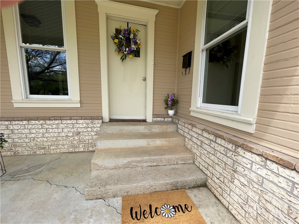 713 S Tyler St, McGregor, Texas image 4
