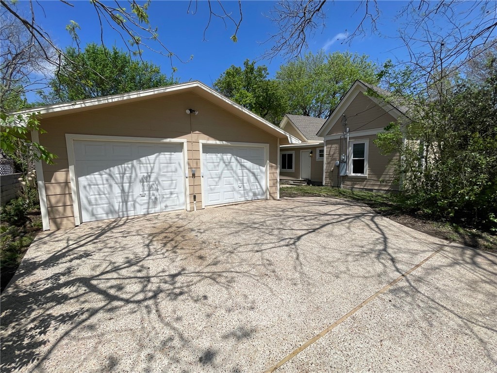 713 S Tyler St, McGregor, Texas image 22