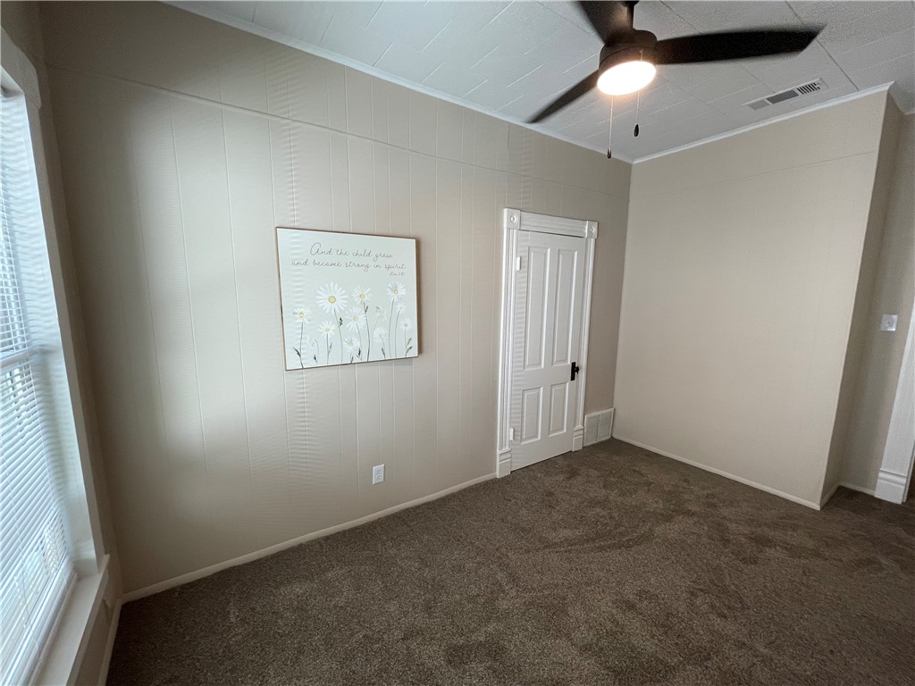 713 S Tyler St, McGregor, Texas image 16