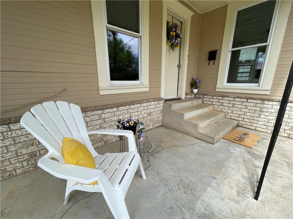 713 S Tyler St, McGregor, Texas image 3