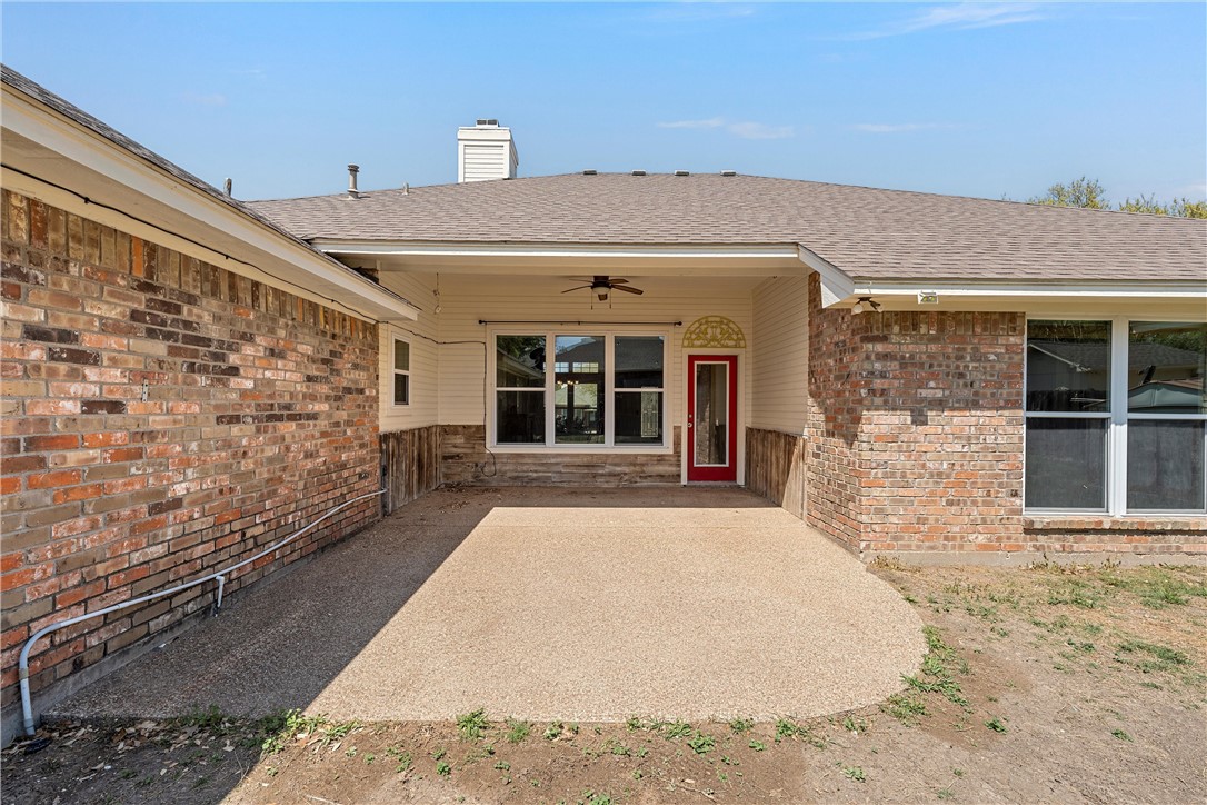 301 Whispering Meadows Drive, Hewitt, Texas image 27