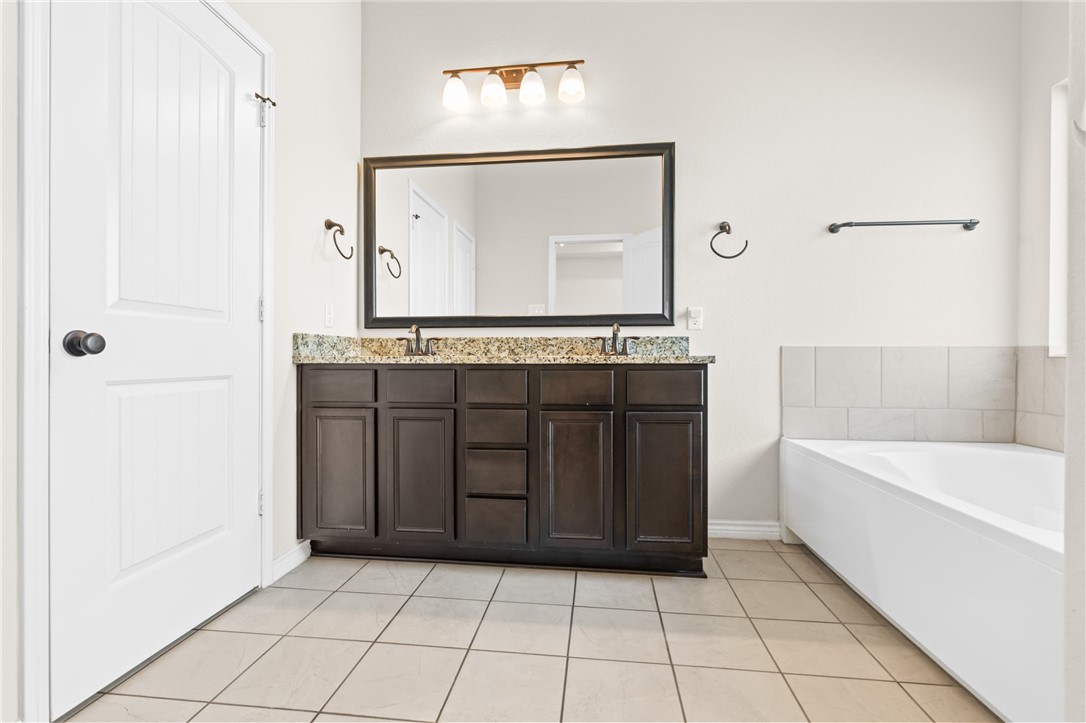 617 Lister Drive, Woodway, Texas image 27