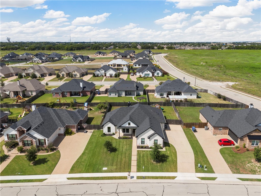 10105 Braided Briar Lane, Woodway, Texas image 30