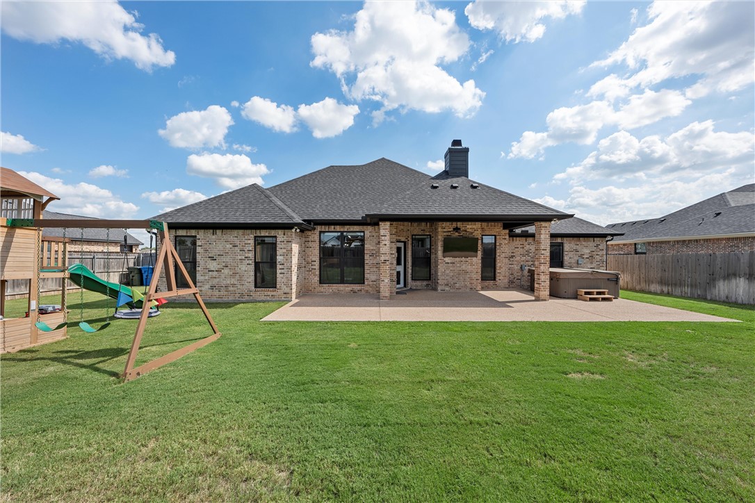 10105 Braided Briar Lane, Woodway, Texas image 27