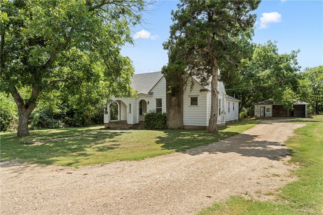 1110 S Harrison Street, West, Texas image 5