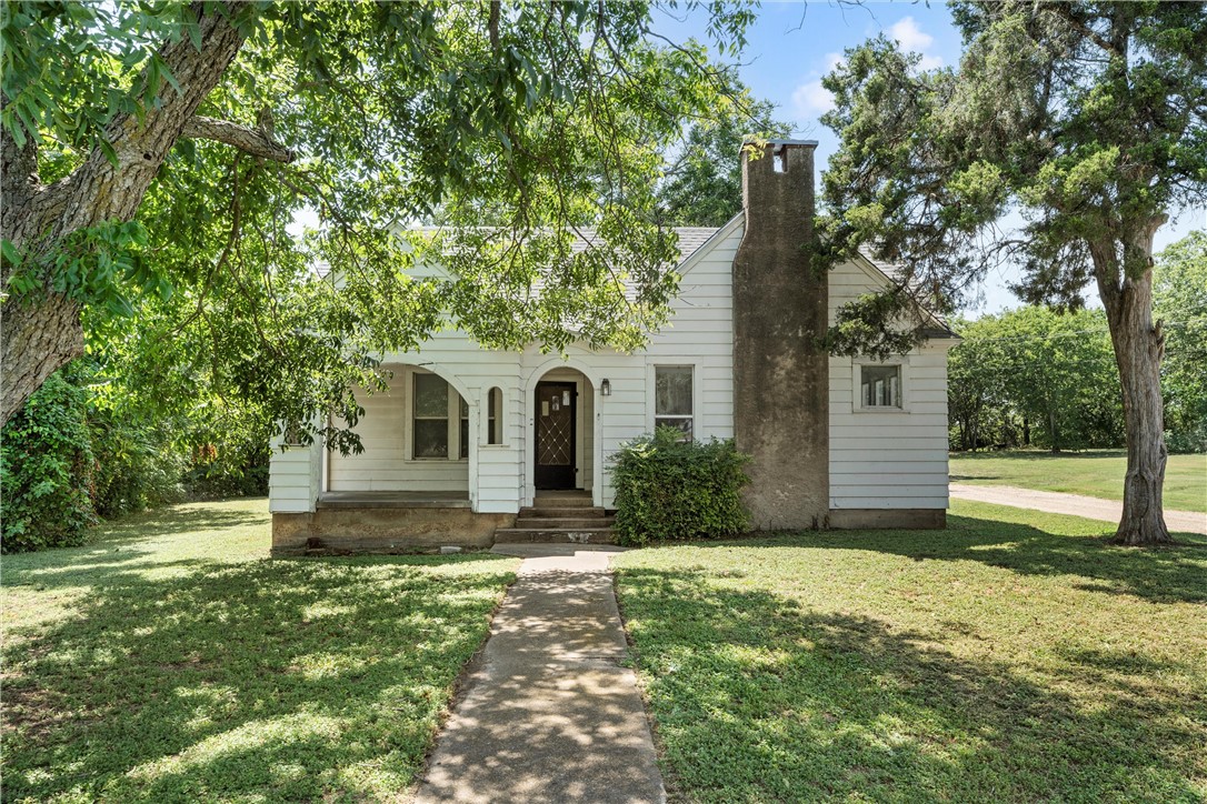 1110 S Harrison Street, West, Texas image 1