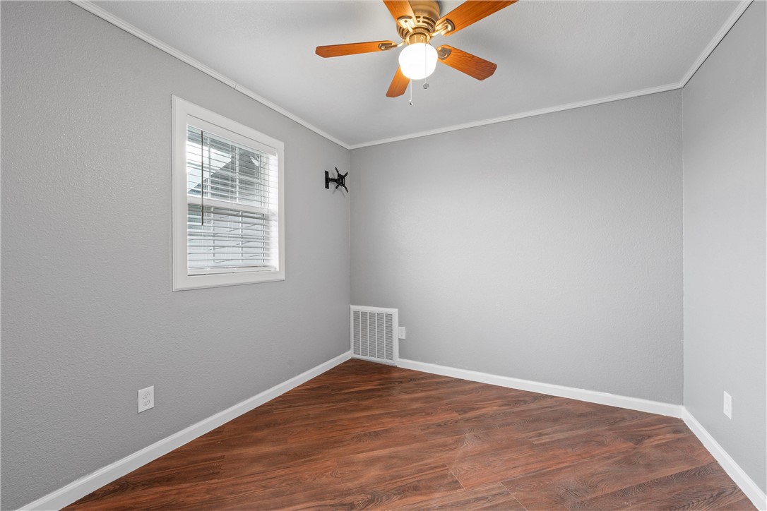 298 Valiant Wills Road, Bruceville, Texas image 23