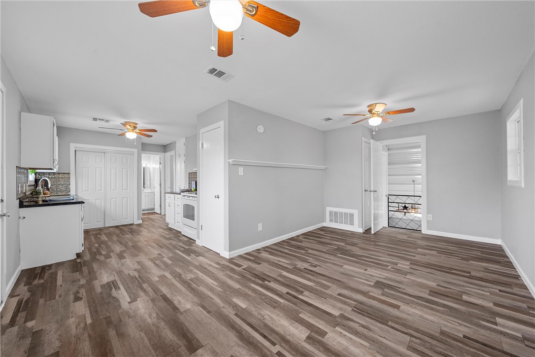 298 Valiant Wills Road, Bruceville, Texas image 14