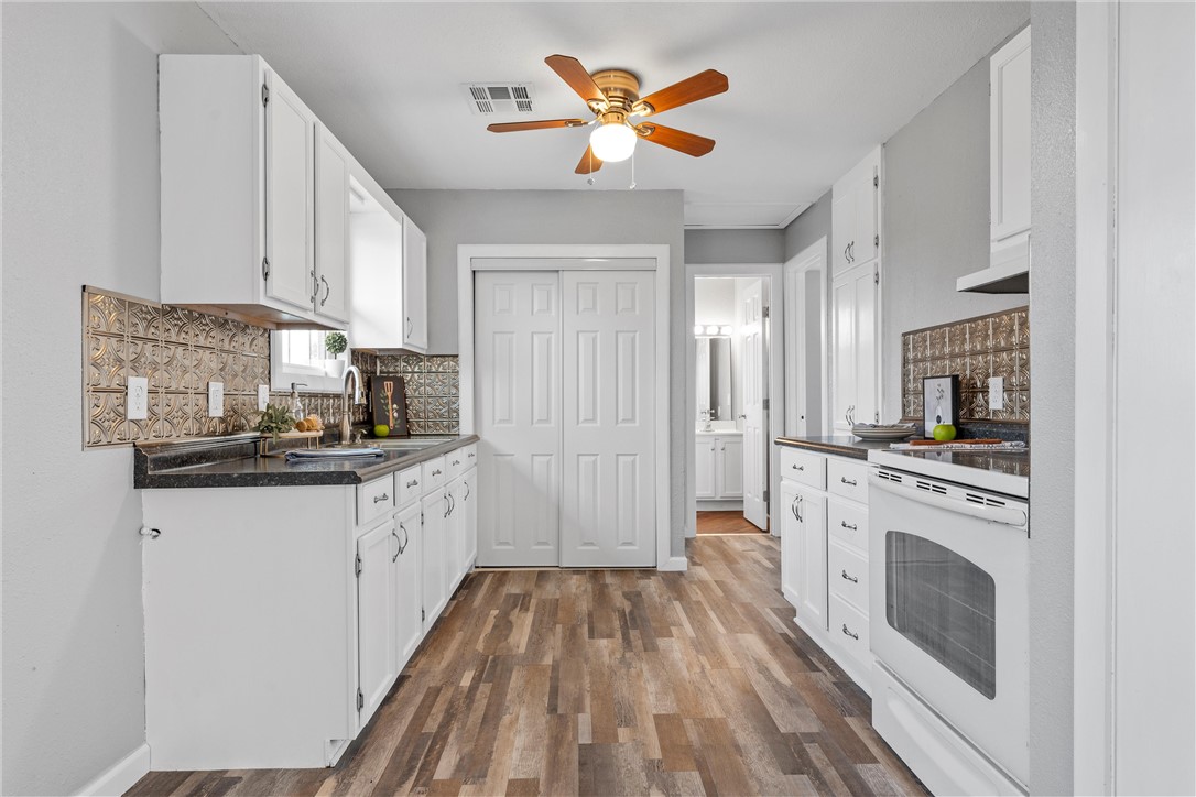 298 Valiant Wills Road, Bruceville, Texas image 16