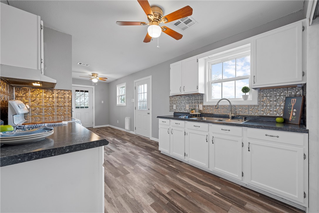 298 Valiant Wills Road, Bruceville, Texas image 19