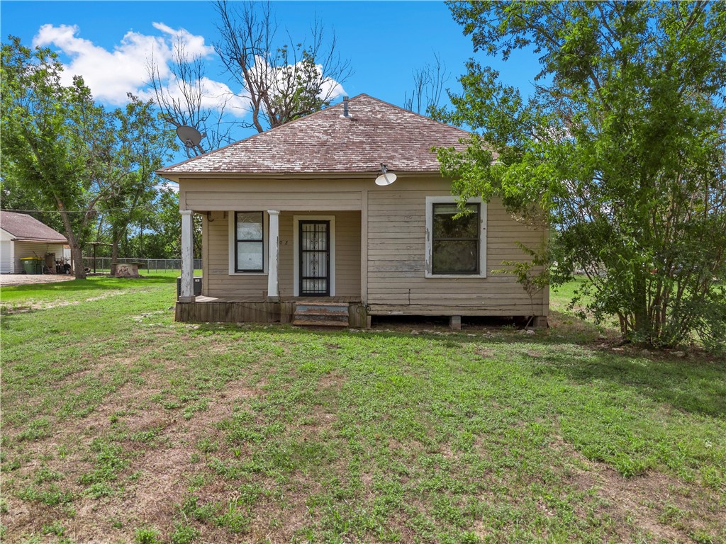 402 E Charles Street, Riesel, Texas image 1