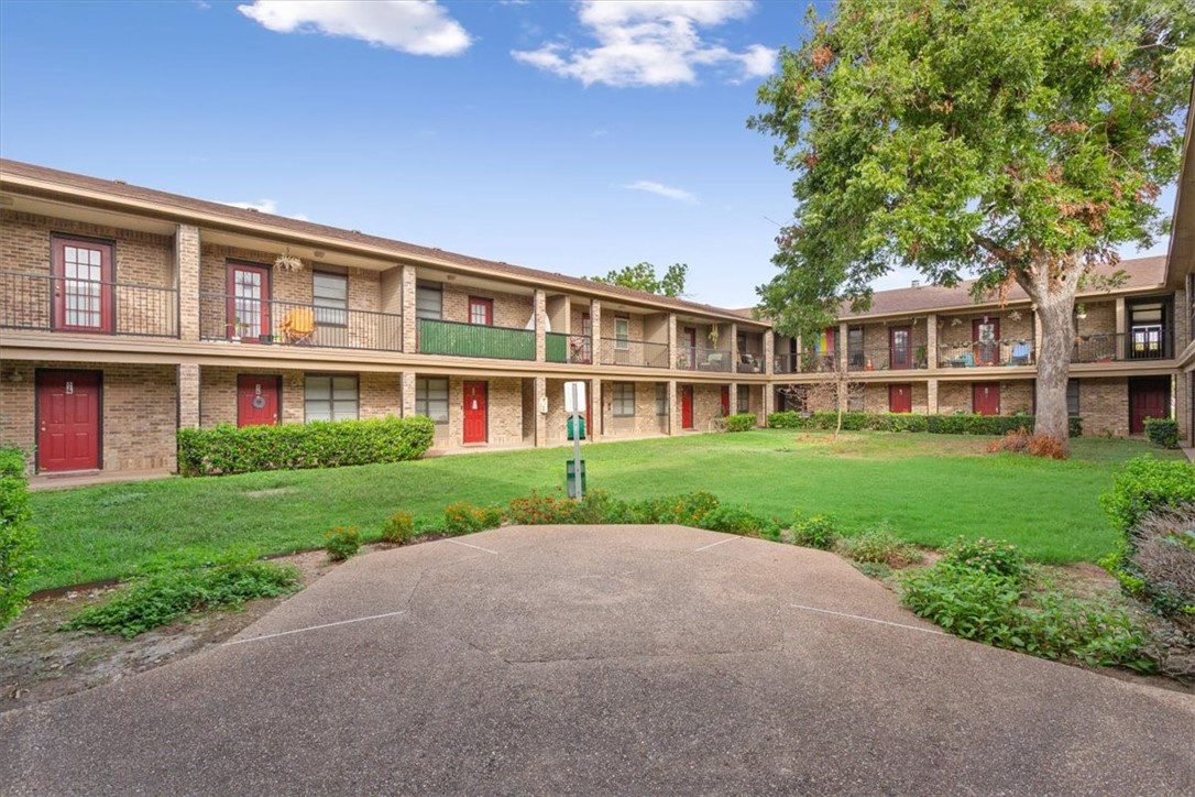 Waco, Texas 76706, United States, 2 Bedrooms Bedrooms, ,3 BathroomsBathrooms,Residential,Pending,49724