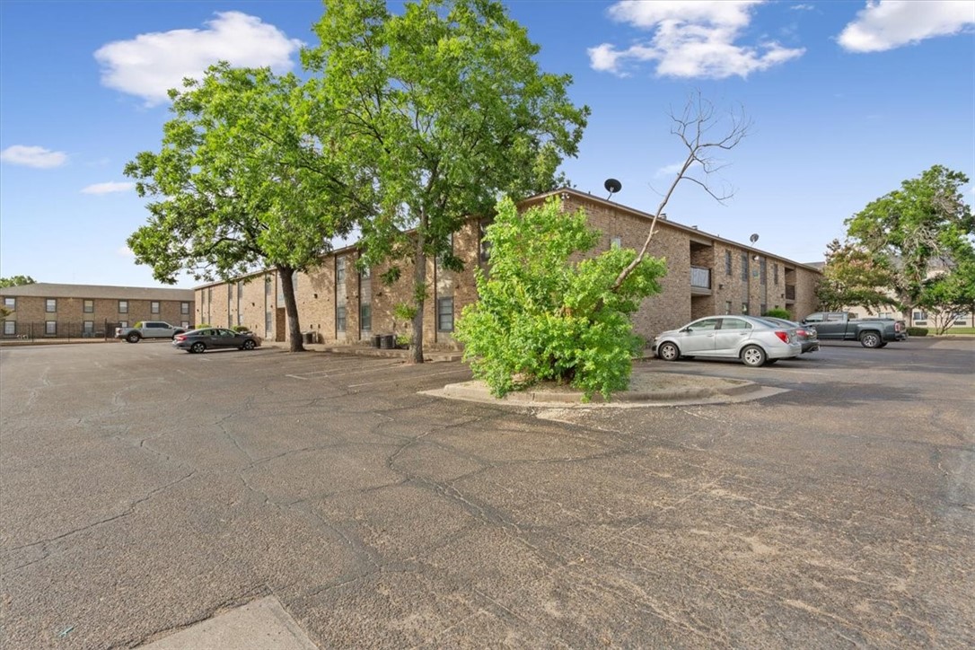 Waco, Texas 76706, United States, 2 Bedrooms Bedrooms, ,3 BathroomsBathrooms,Residential,Pending,49724