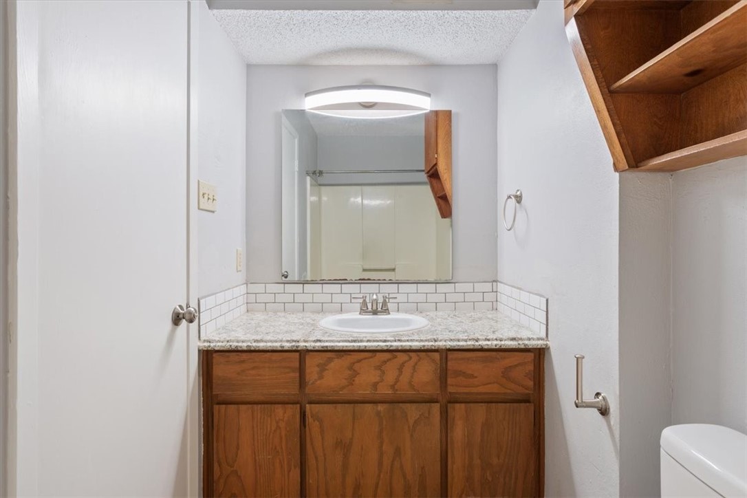 Waco, Texas 76706, United States, 2 Bedrooms Bedrooms, ,3 BathroomsBathrooms,Residential,Pending,49724