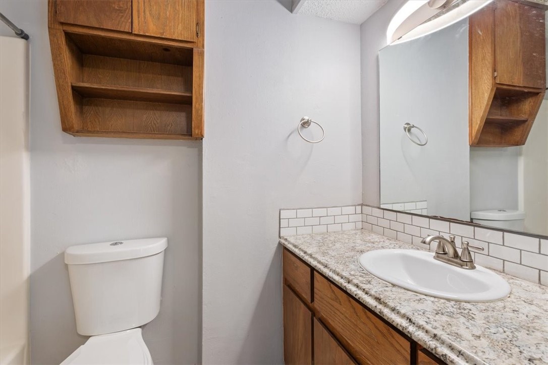 Waco, Texas 76706, United States, 2 Bedrooms Bedrooms, ,3 BathroomsBathrooms,Residential,Pending,49724