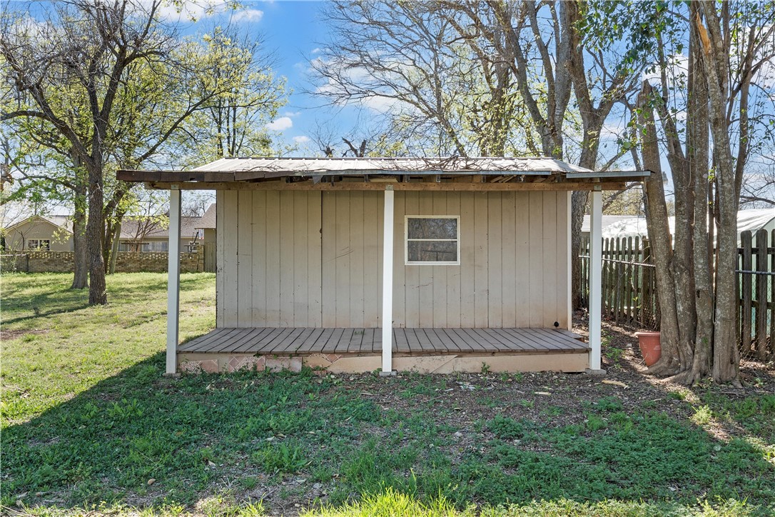 1007 S Van Buren Street, McGregor, Texas image 13