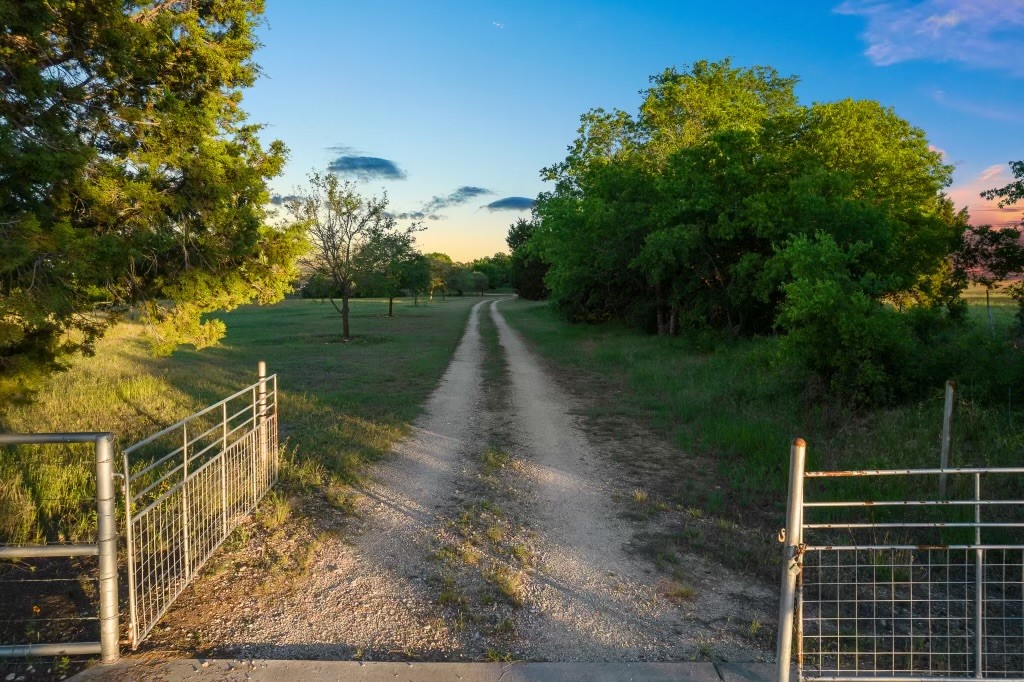 975 Cr 243, Valley Mills, Texas image 2