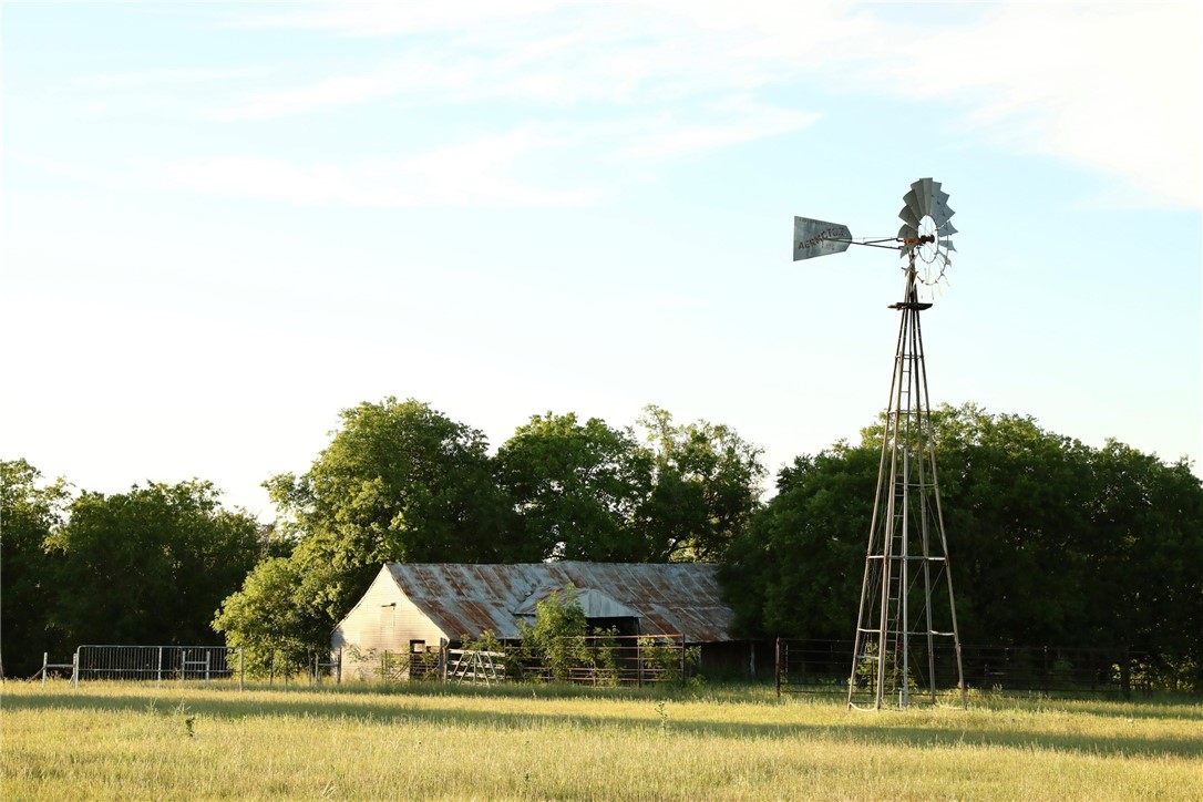 975 Cr 243, Valley Mills, Texas image 33