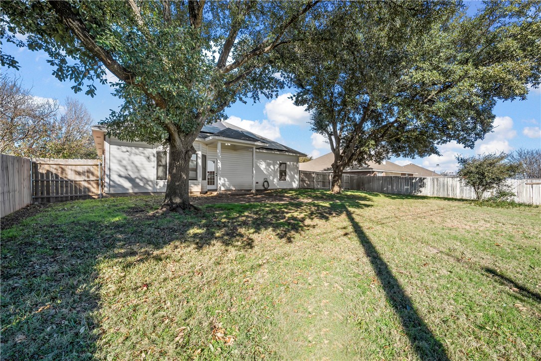 1057 Dane Drive, Hewitt, Texas image 20