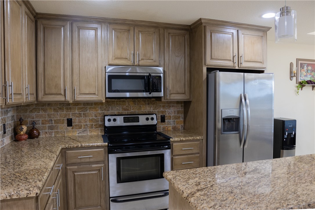 909 Princess Diana Drive, McGregor, Texas image 20