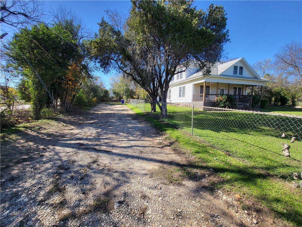 426 N Houston Street, Lorena, Texas image 9