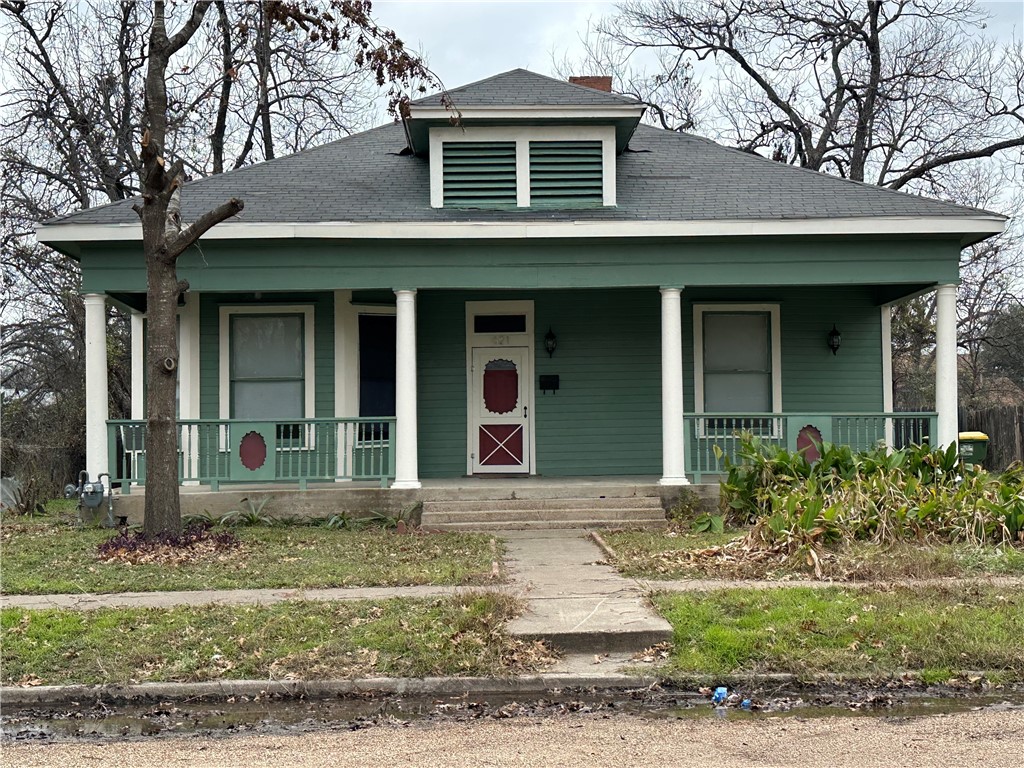 621 Chambers Street, Marlin, Texas image 1