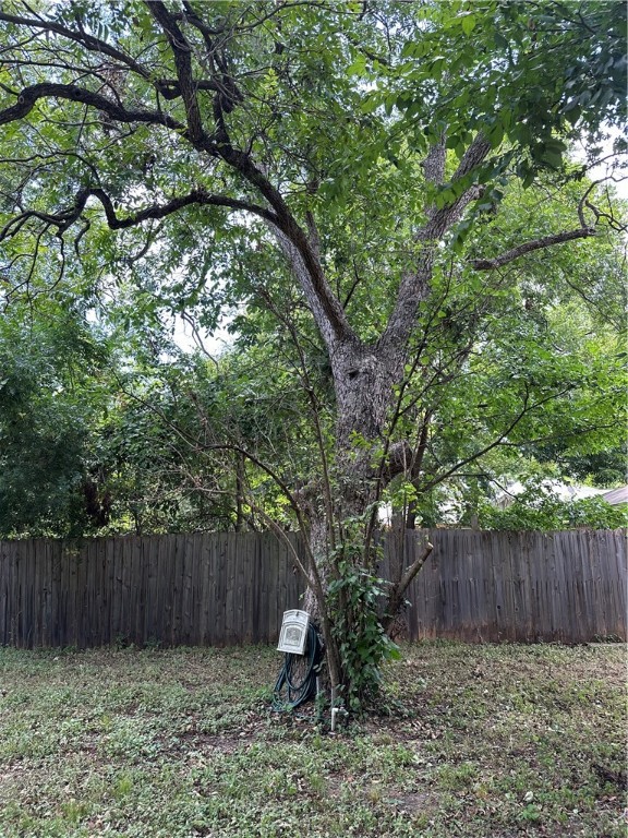 621 Chambers Street, Marlin, Texas image 32