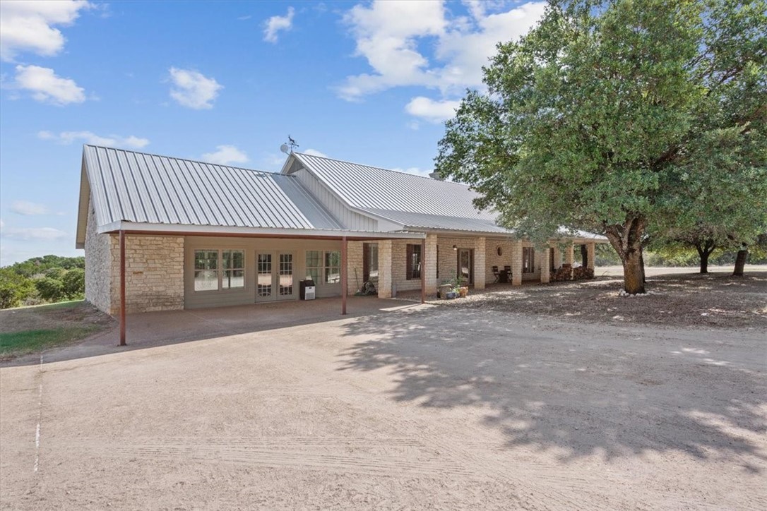 564 Sam Bass Road, McGregor, Texas image 1