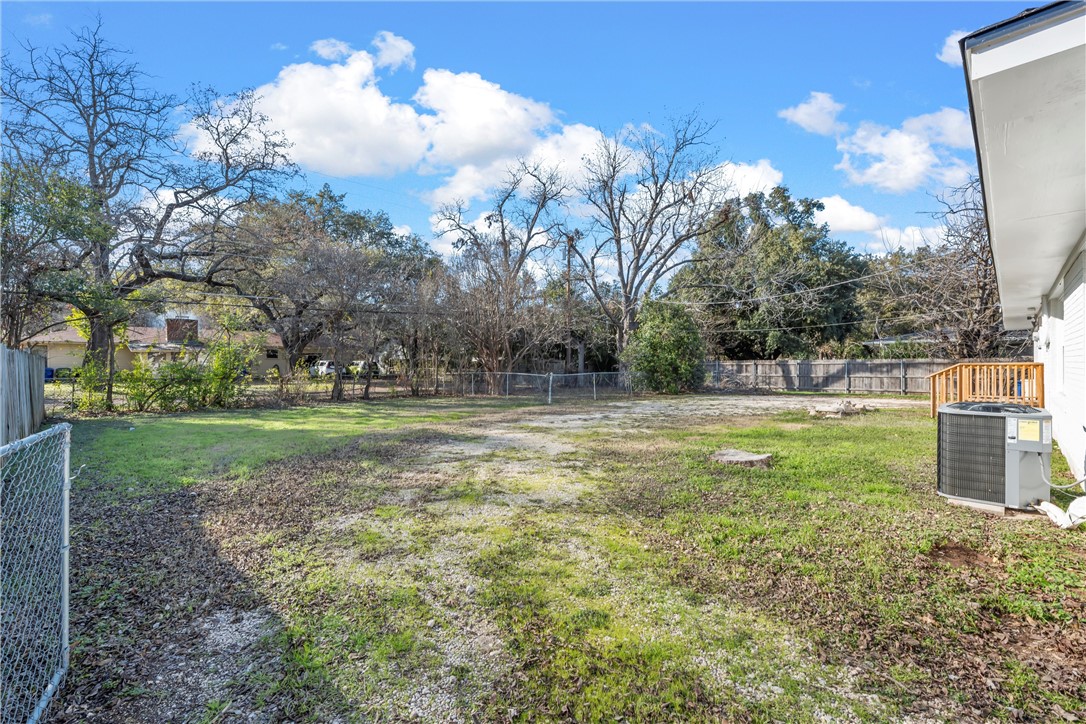 2416 Lake Air Drive, Waco, Texas image 38