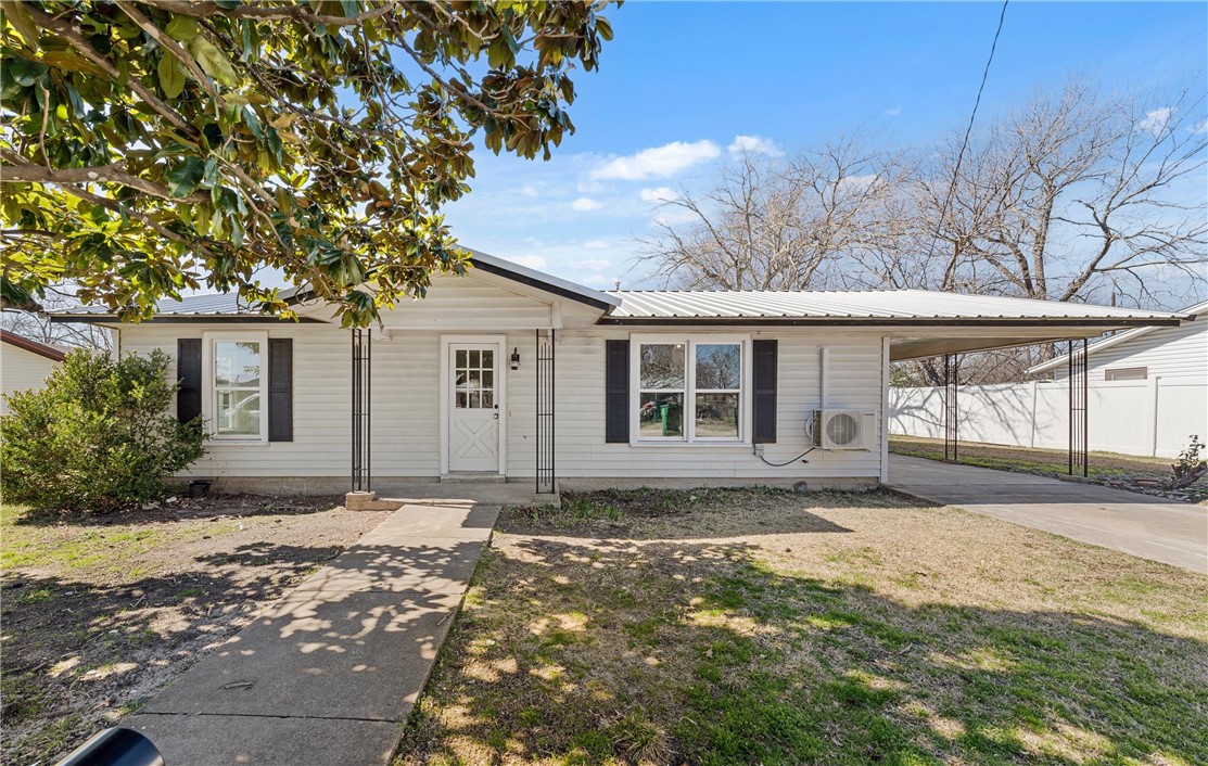 204 S Goddard Street, Mart, Texas image 1