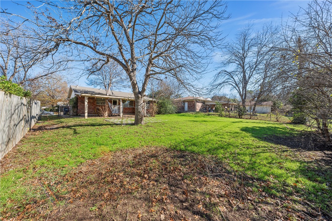 1312 Royal Oaks Drive, Waco, Texas image 23