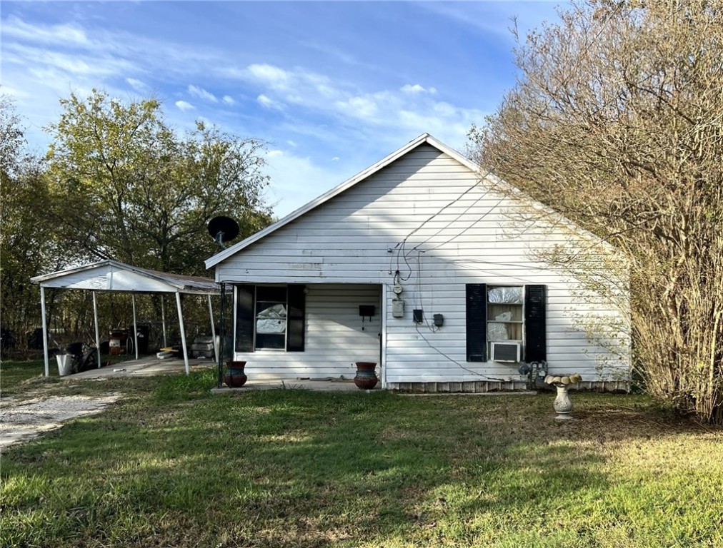 313 N Elm Street, Mart, Texas image 1