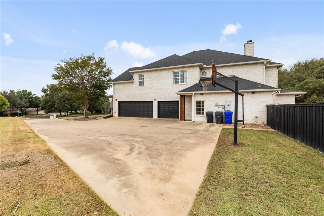 295 Settlers Creek Trail, Woodway, Texas image 8