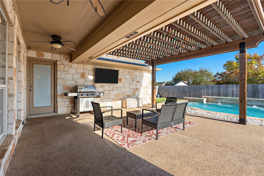 210 Desert Sky Drive, McGregor, Texas image 32