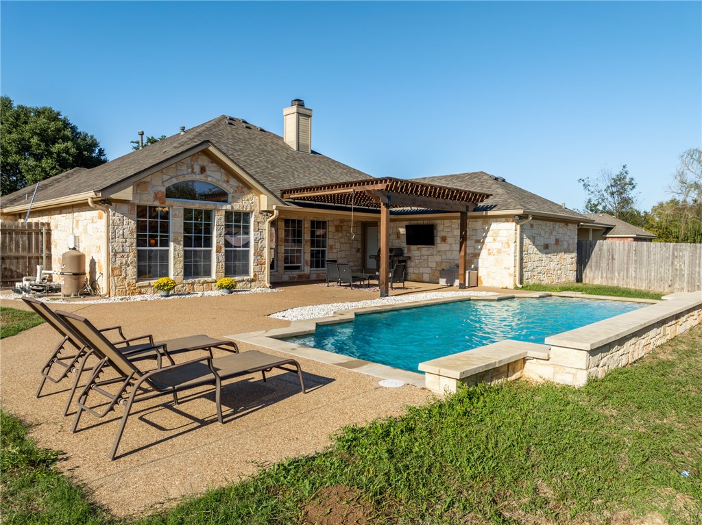 210 Desert Sky Drive, McGregor, Texas image 2