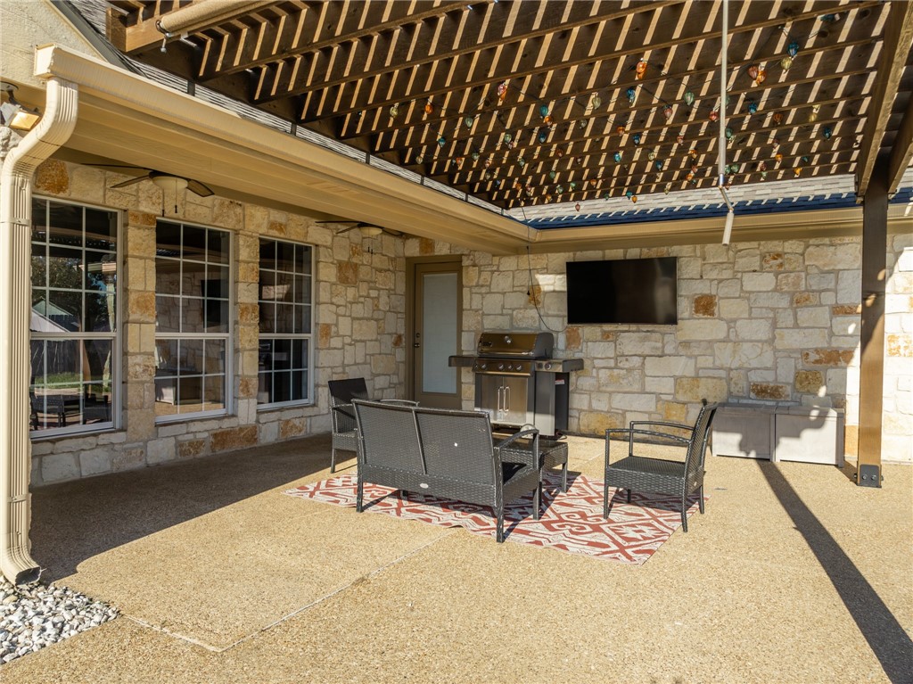 210 Desert Sky Drive, McGregor, Texas image 31