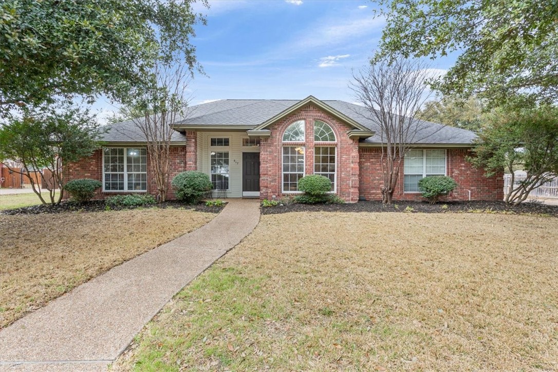 817 Stoneridge Drive, Hewitt, Texas image 1