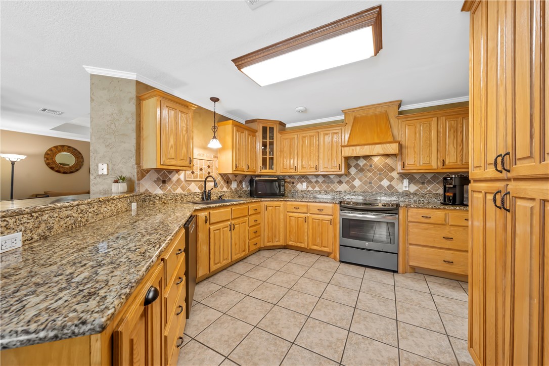 255 Paloma Drive, Woodway, Texas image 8