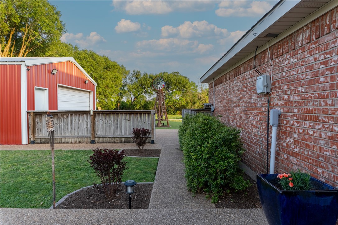 255 Paloma Drive, Woodway, Texas image 26