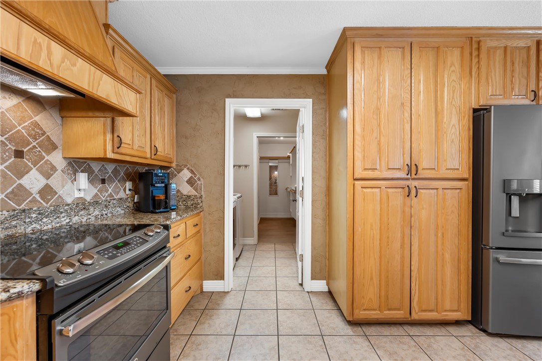 255 Paloma Drive, Woodway, Texas image 9
